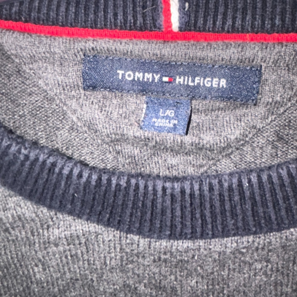 Women's Y2K Tommy Hilfiger Sweater Classic Logo Chenille sz Large - Picture 2 of 6